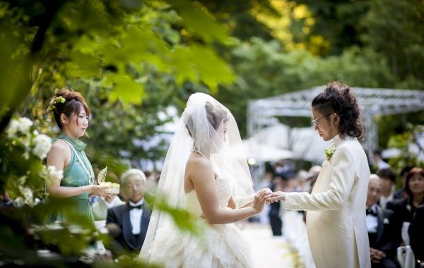 ガーデン人前式|結婚式・挙式