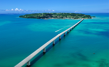 人気リゾート結婚式|古宇利島 空と海の教会|K